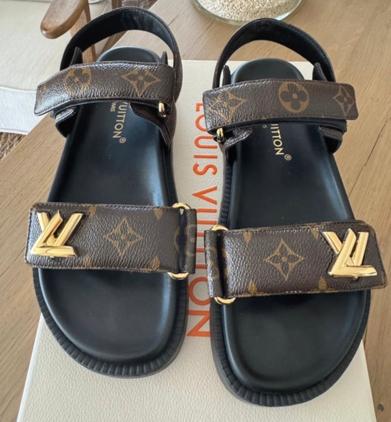 Sandales Louis Vu*tton
